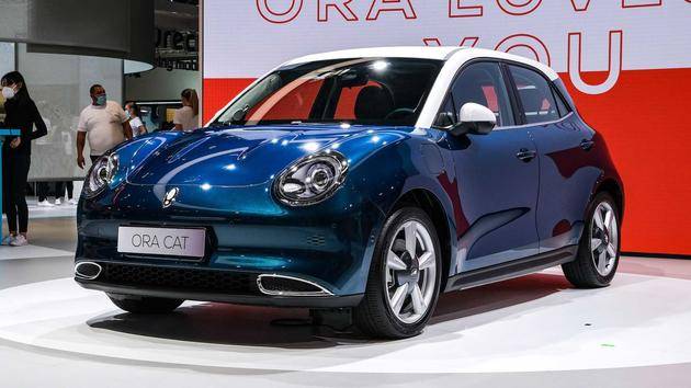 从展车铭牌上可以看到,欧拉好猫在欧洲定名为"ora cat",计划于今年12