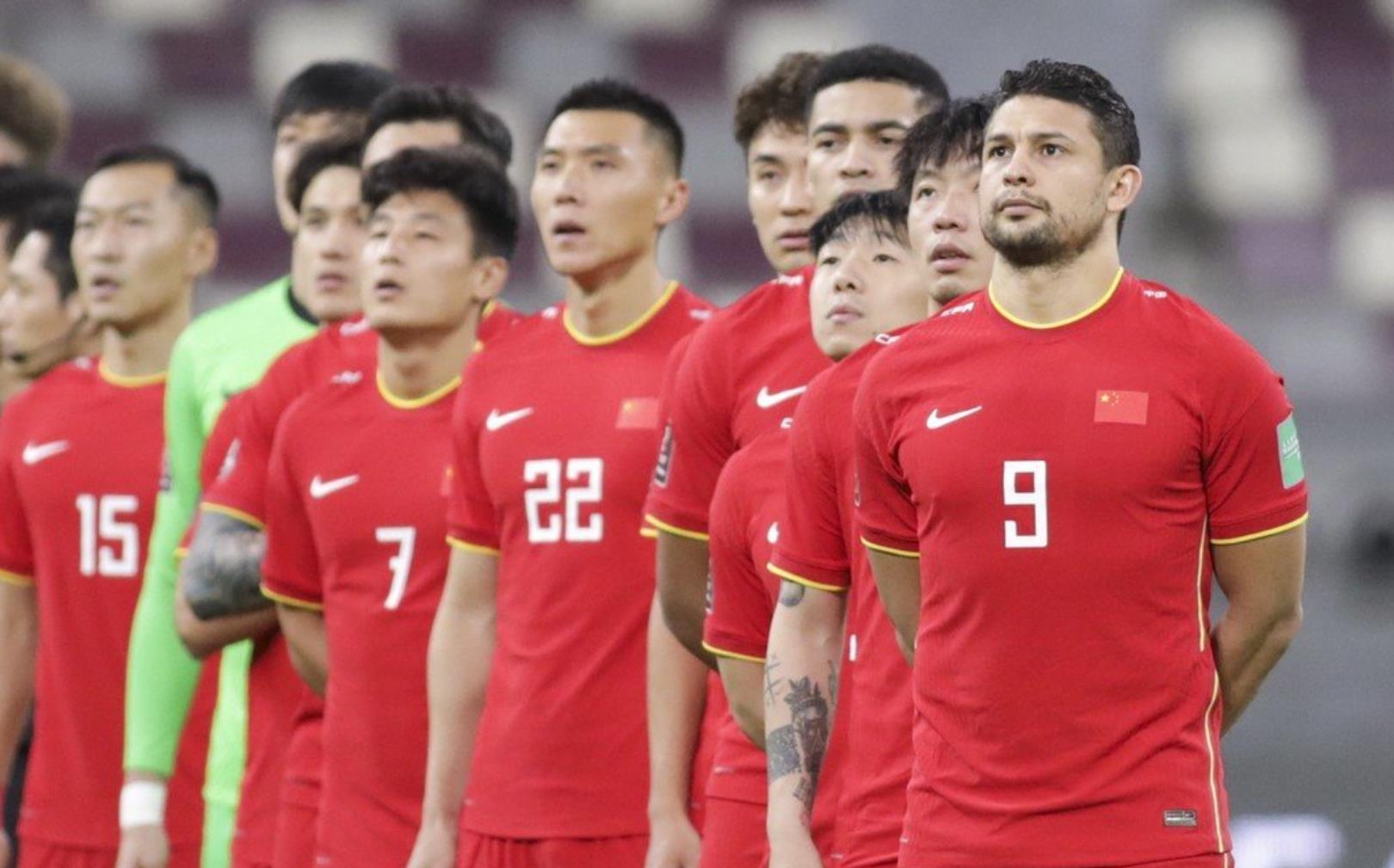 阿兰和洛国富，是被李铁吃了吗？国足vs日本首发，球迷愤怒了休闲区蓝鸢梦想 - Www.slyday.coM