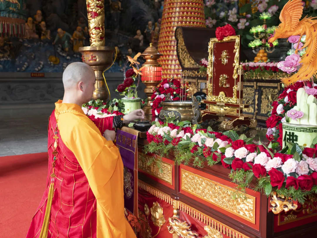 上天竺法喜讲寺举行圆诠法师荣膺方丈升座庆典