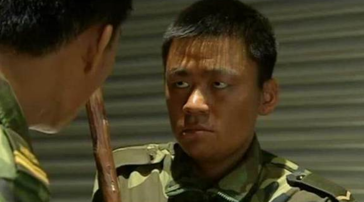 士兵突击幕后起初王宝强拒演许三多徐帆出面将他一语点醒