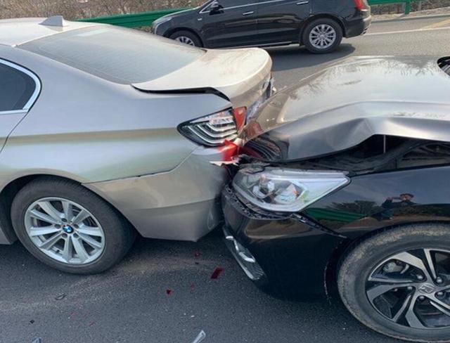 四种情况追尾,后车无需担责!-新浪汽车