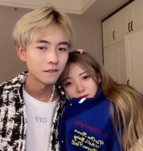 套路璐与殷世航分手后跟男闺蜜关系亲密却不承认是男朋友