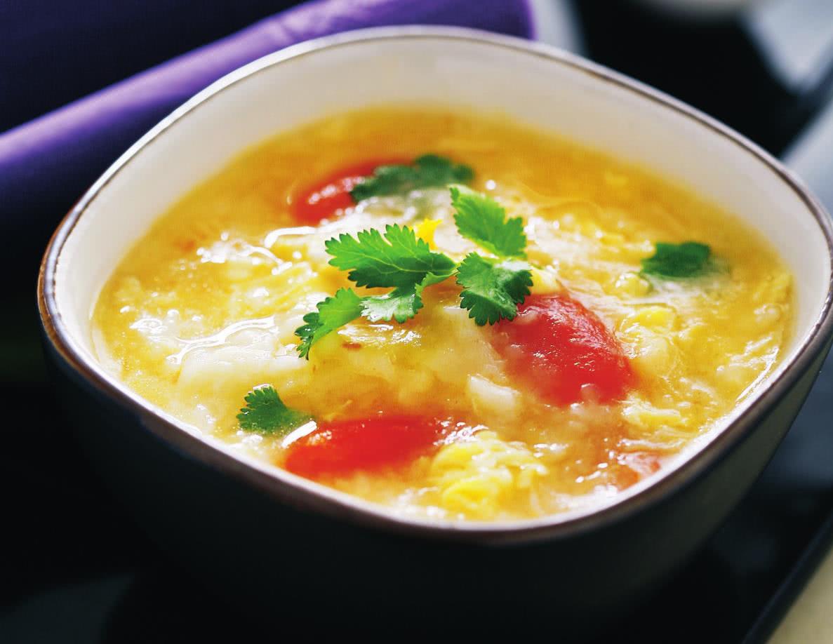 早晨泡面吃到吐教你一道鲜美异常酸甜可口鸡蛋柿子汤