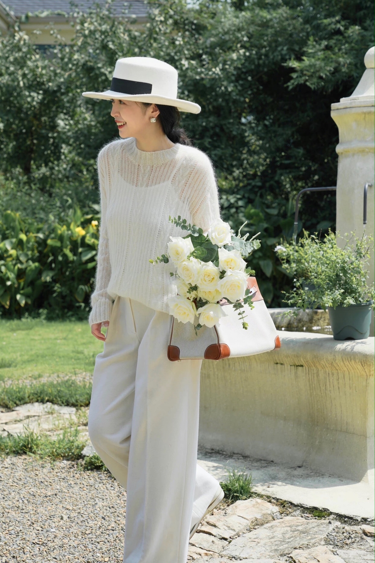 秋天是属于针织衫的季节快来学学时尚博主三木的针织衫穿搭法吧