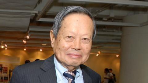 99岁的杨振宁,在国内功名卓著,他的3个子女在美国又过得如何?|教育|父亲|三个孩子|杨光宇|父母_新浪新闻