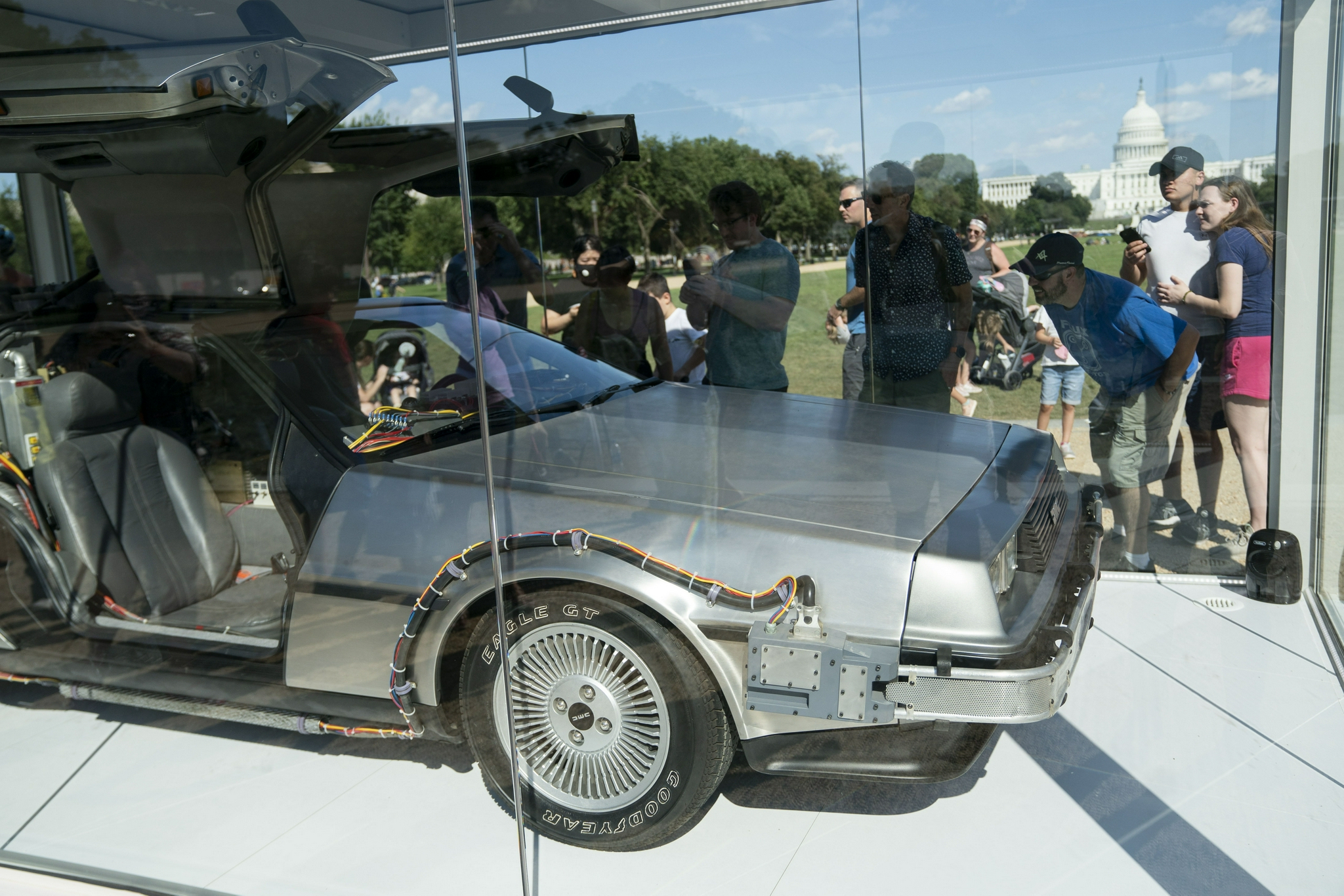 "时光机"道具汽车在华盛顿展出|华盛顿|美国_新浪新闻