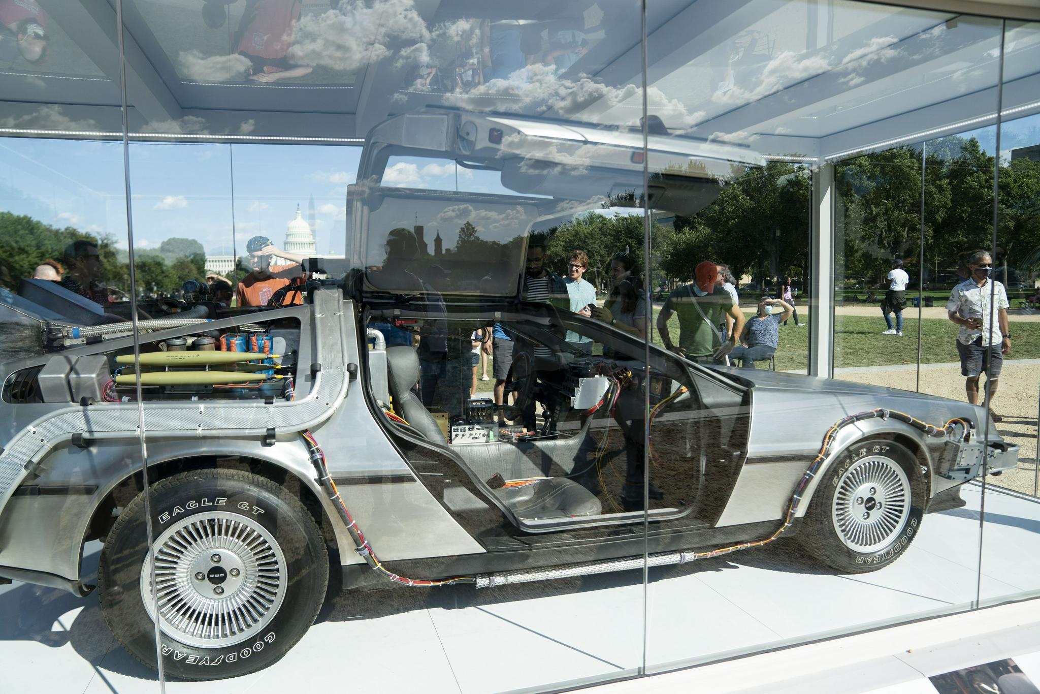 "时光机"道具汽车在华盛顿展出|华盛顿|美国_新浪新闻