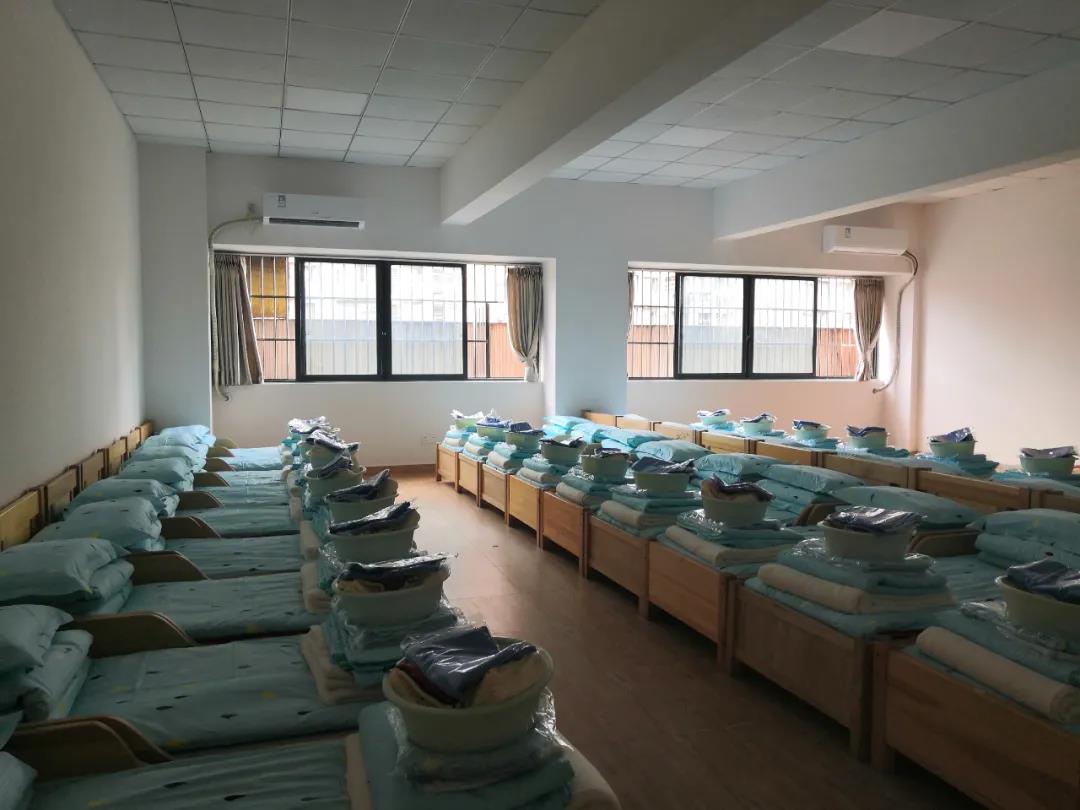 双减新观察②丨为了让学生睡好午觉,成都有学校把床安进了教室