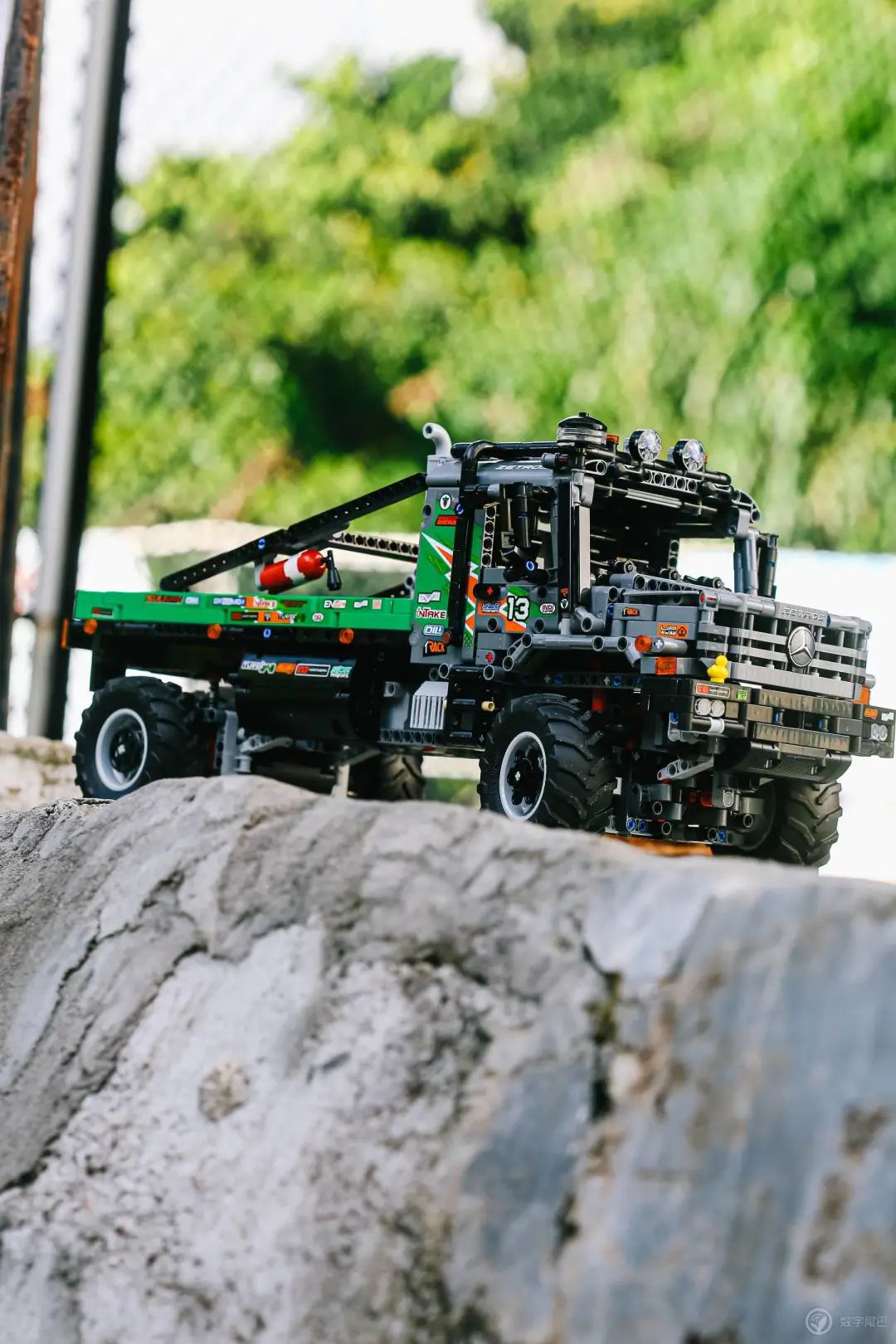 图赏乐高机械组42129梅赛德斯奔驰zetros越野卡车