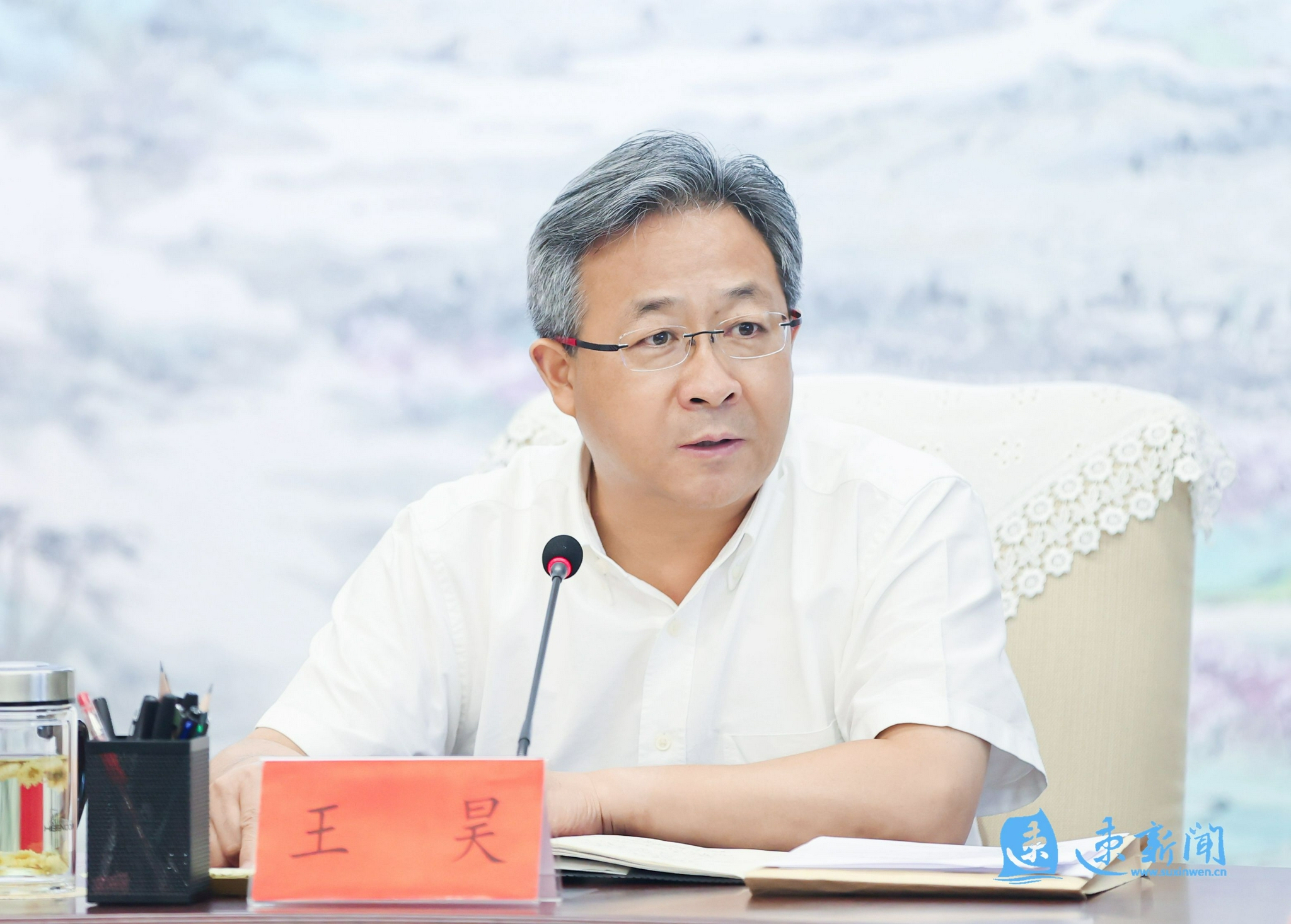 开门纳谏,集思广益,王昊主持召开市第六次党代会报告征求意见座谈会