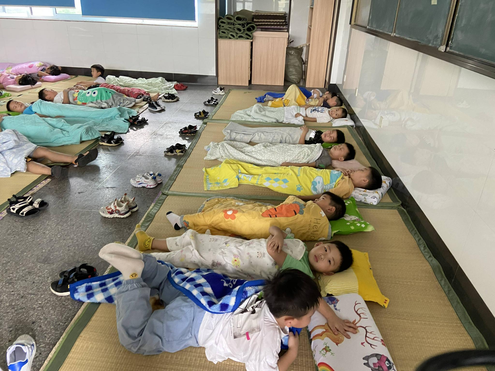 贴心 桐乡这些学校的学生可以躺着午睡啦__财经头条