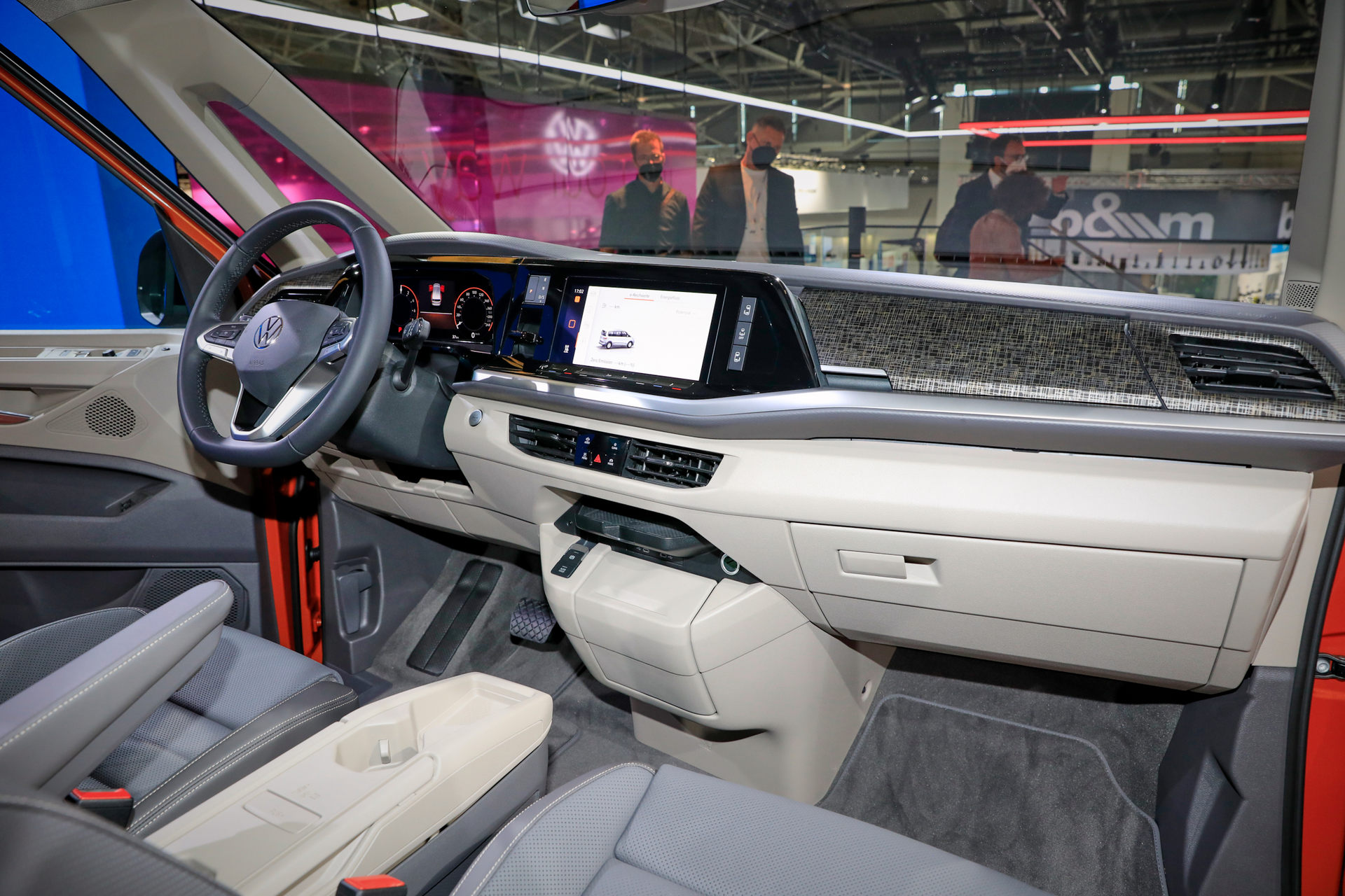 子弹说车丨14t插混动力2022款大众t7multivan正式亮相