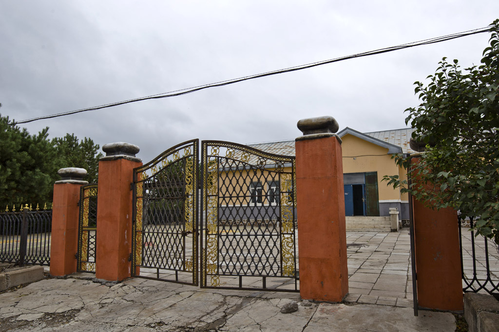 时隔五十年再次来到曾挥洒过青春汗水的黑土地二龙山农场