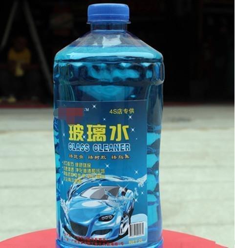 汽车上的玻璃水可以用水加洗洁精代替吗