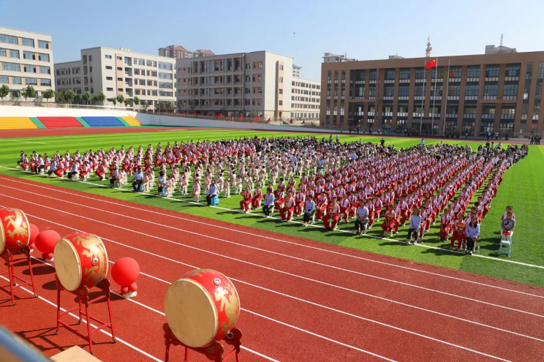 泰山区博文明德学校图片