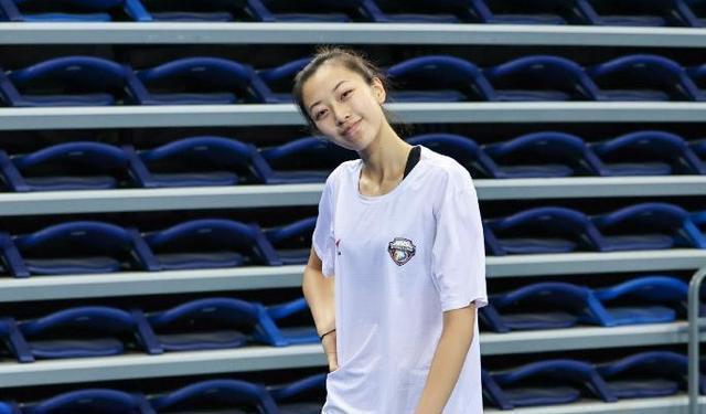 可是江苏女排的孙燕和勇乐都不具备这样的条件.