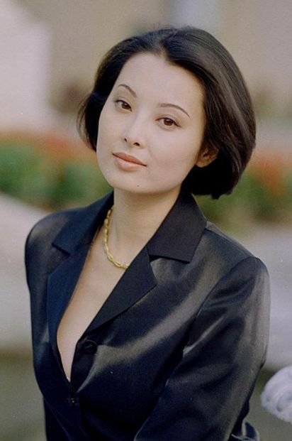 袁立罕见现身穿着宽松富态十足没有瘦身修图很真实