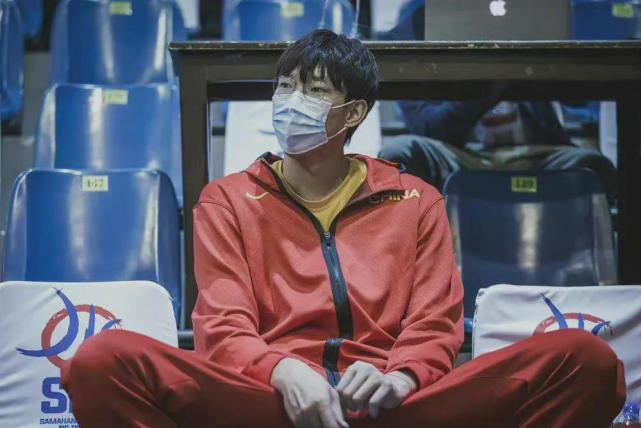 CBA快讯！周琦300万签约墨尔本凤凰队，不差钱，只为追逐梦想休闲区蓝鸢梦想 - Www.slyday.coM