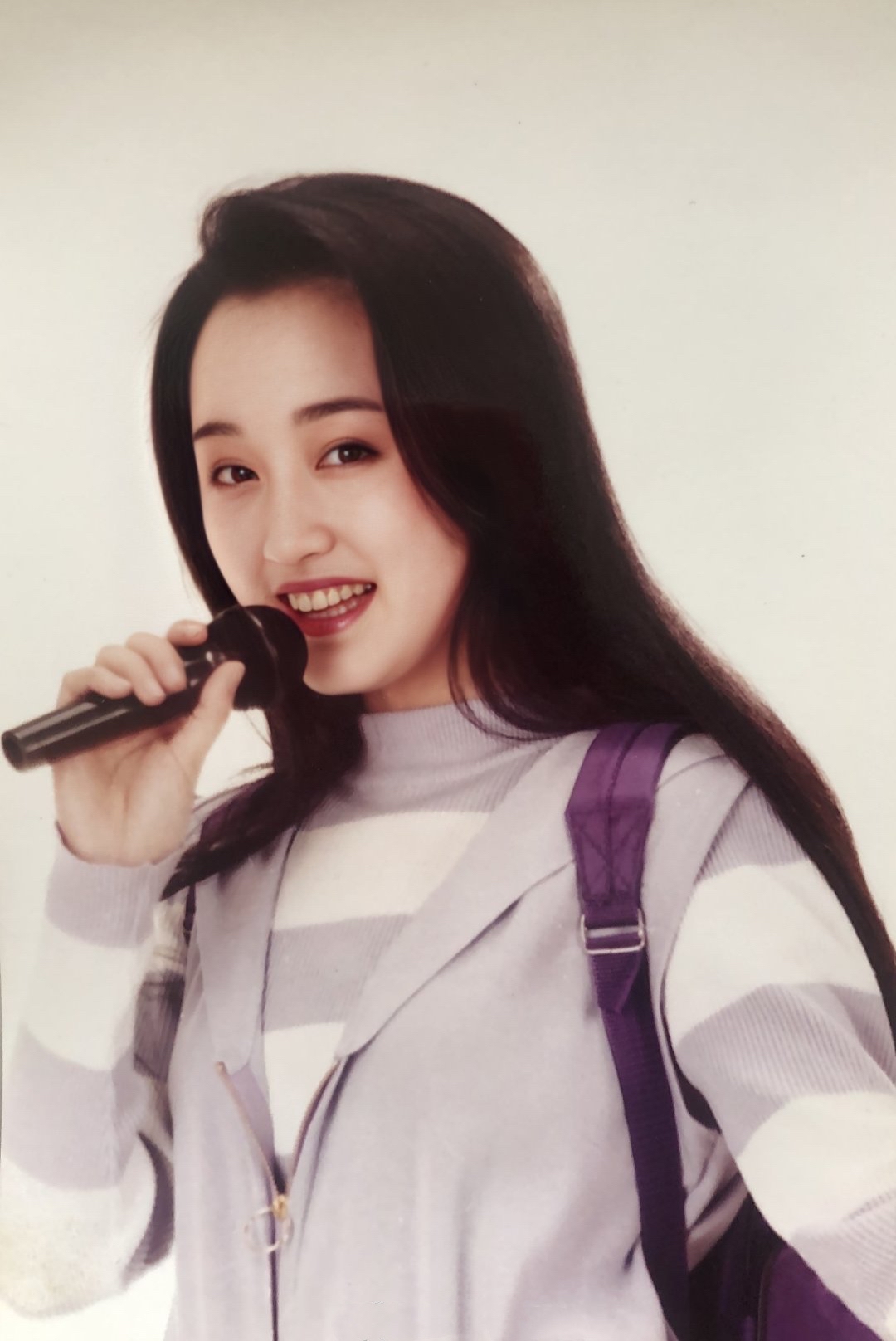 怪不得能成为天后杨钰莹年轻时太甜了长发配条纹衫纯到骨子里