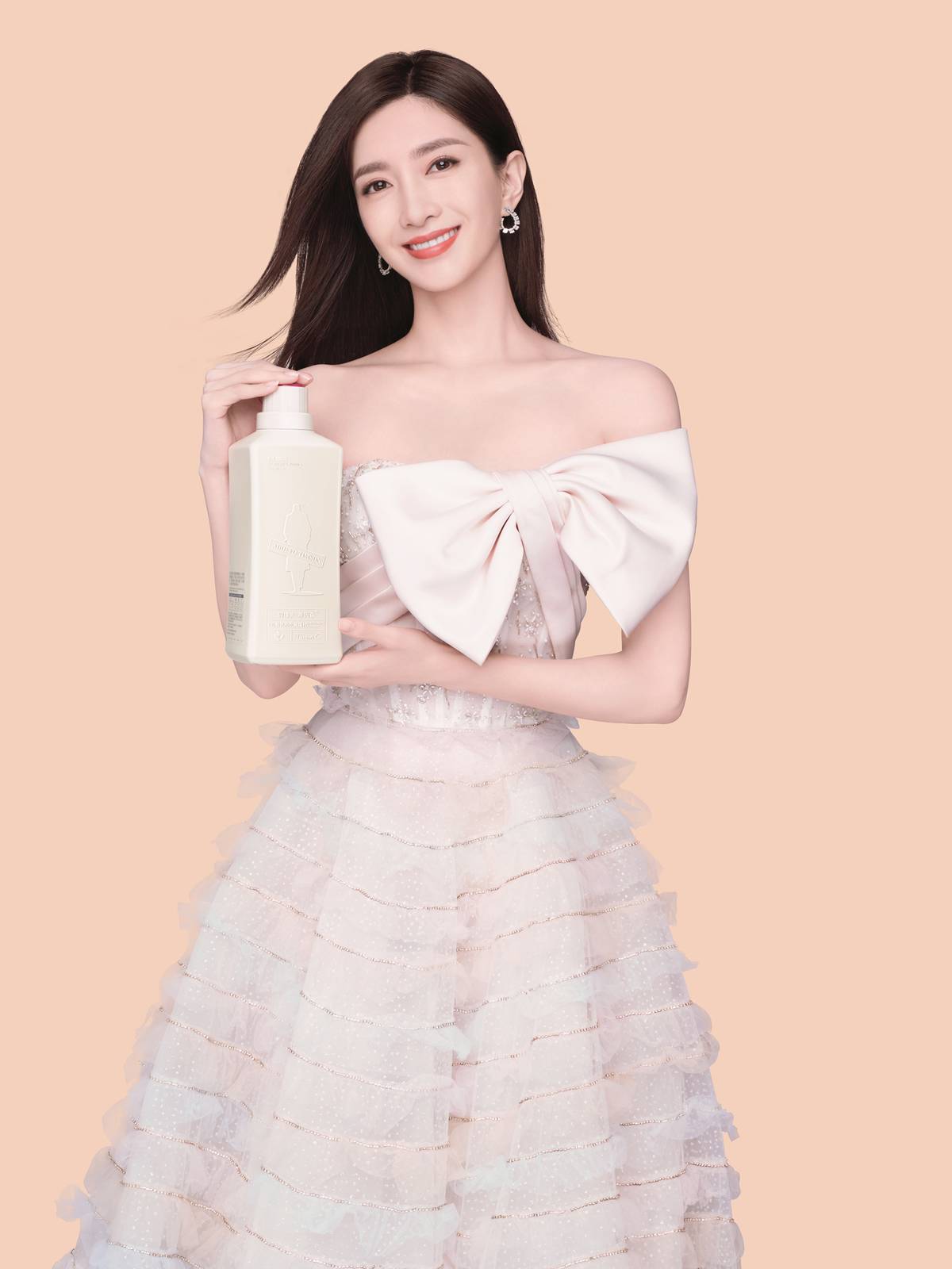 江疏影代言阿道夫蒂姆森带来衣物高端洗护新选择