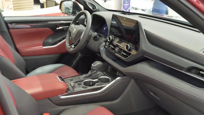 顶配45.08万？皇冠陆放加价10万，你会花宝马X3的价格买它吗？