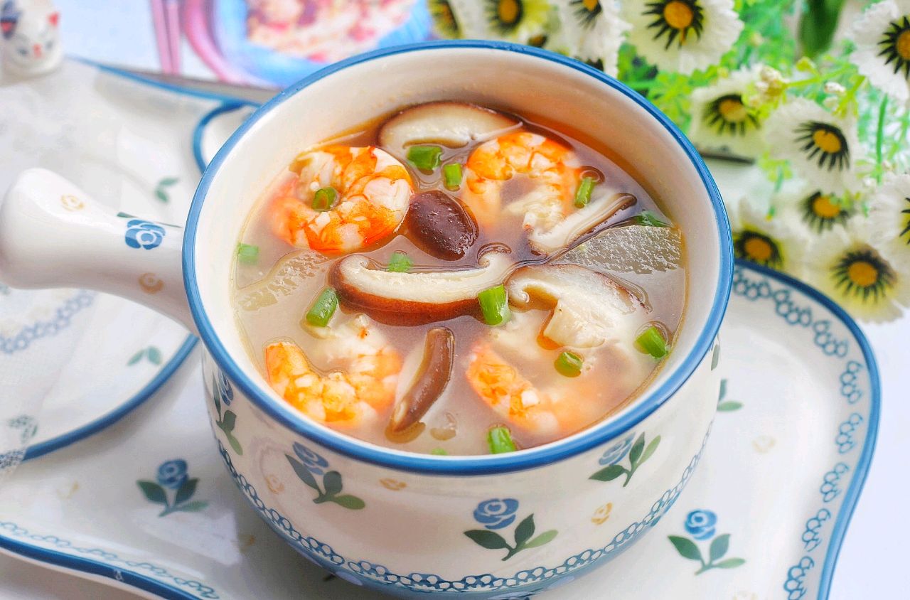 秋天多喝冬瓜喝汤加入鲜美的香菇简单快手全家都爱喝