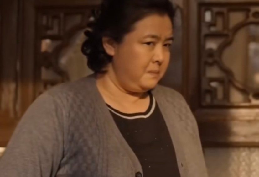 《乔家的儿女》曲阿英结局:赖在老屋不走,乔一成一句话让她搬走