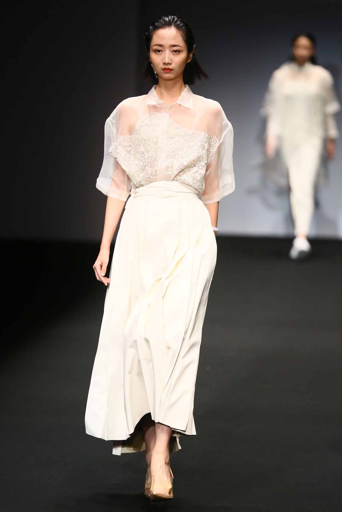 设计师张彦携新作亮相2022春夏系列中国国际时装周|张彦|中国国际时装