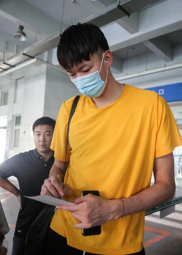 北京时间9月7日根据国内媒体的爆料周琦目前加盟到澳洲南凤凰队?休闲区蓝鸢梦想 - Www.slyday.coM 北京时间9月7日根据国内媒体的爆料周琦目前加盟到澳洲南凤凰队?休闲区蓝鸢梦想 - Www.slyday.coM