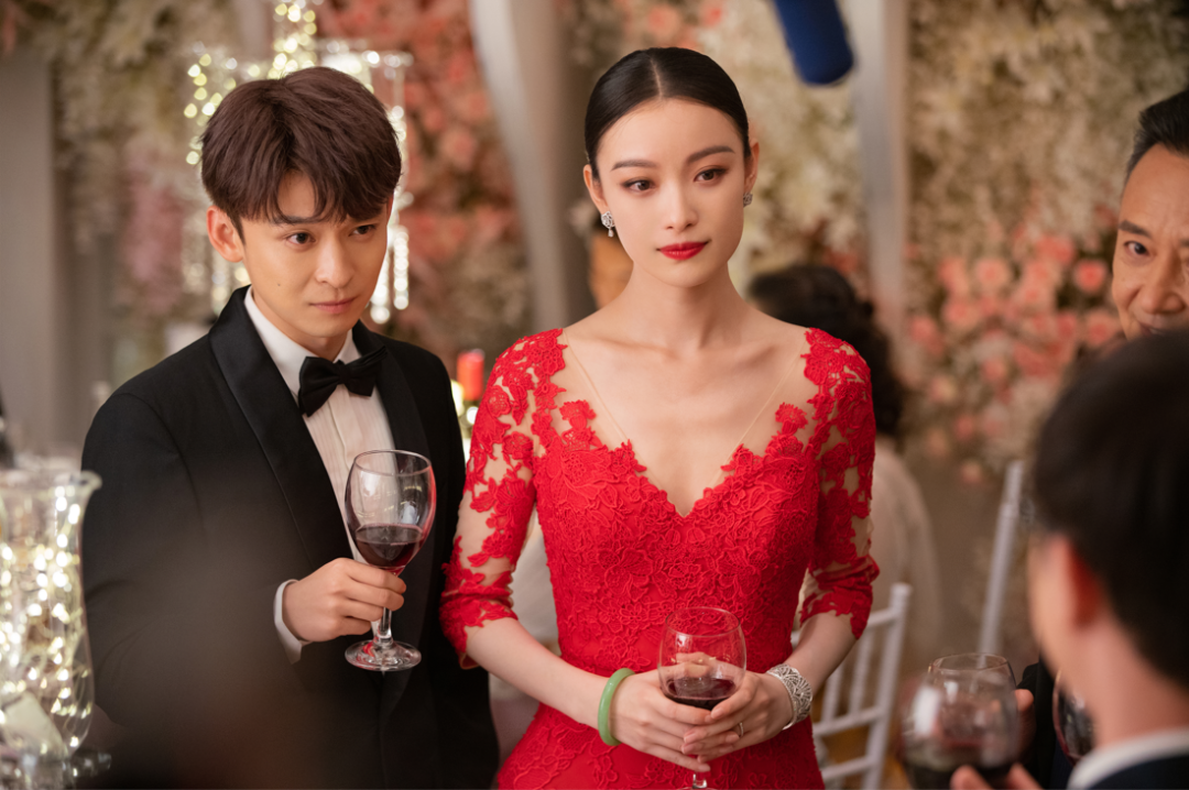 20,《流金岁月》主创们将做客山东卫视《花漾剧客厅》,节目中演员和