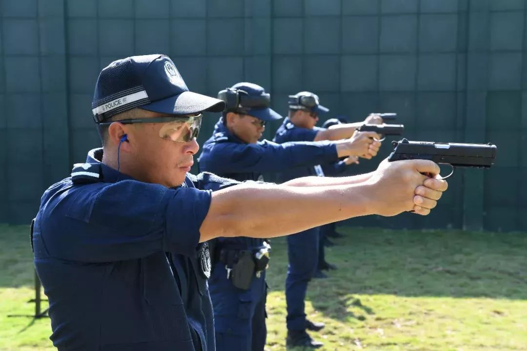盘点4种手枪射击姿势最准的还是解放军教材中的这款
