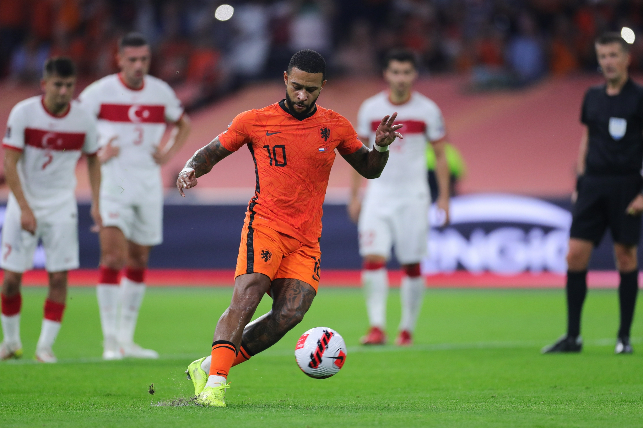 足球世界杯预选赛荷兰胜土耳其