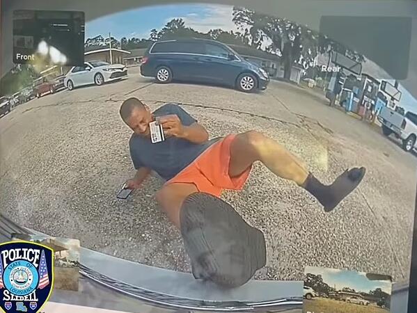 美国男子碰瓷失败报警称对方肇事逃逸 被车内监控揭穿谎言休闲区蓝鸢梦想 - Www.slyday.coM