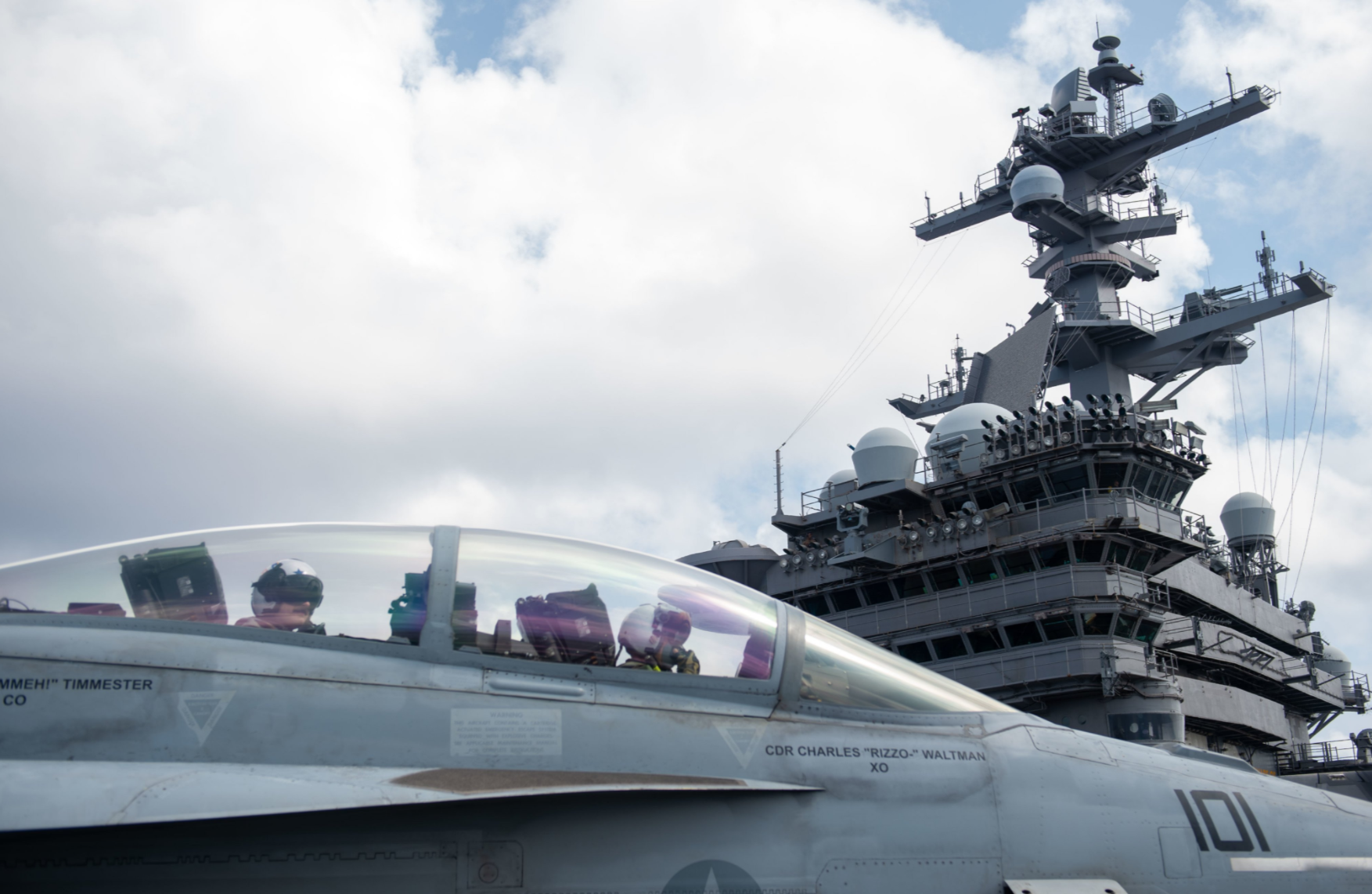 美军卡尔·文森号航母进入南海