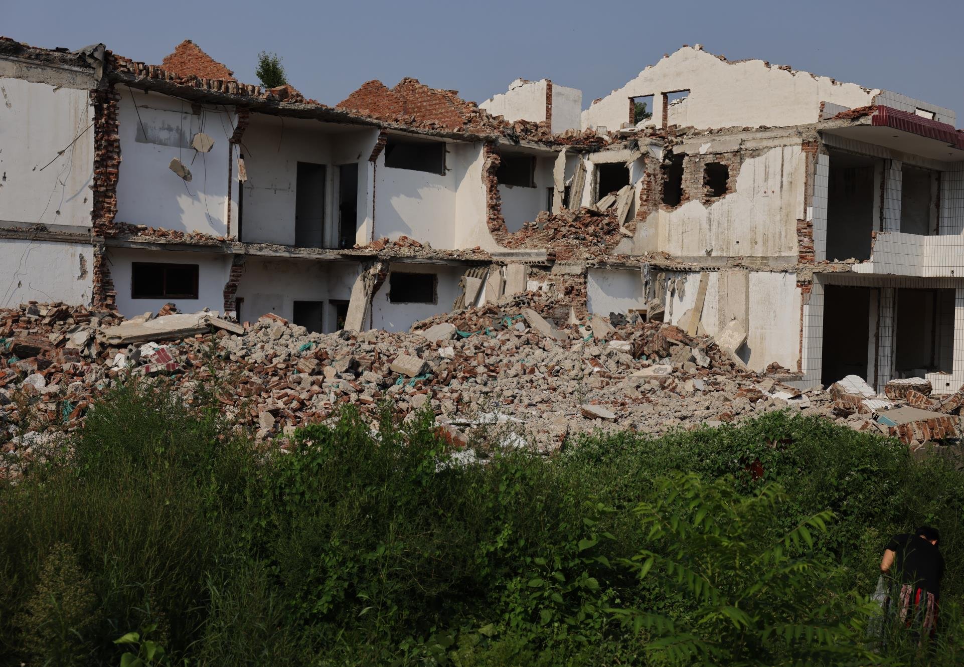 石家庄多名烂尾楼开发商被拘部分开发商退还业主购房款三千多万