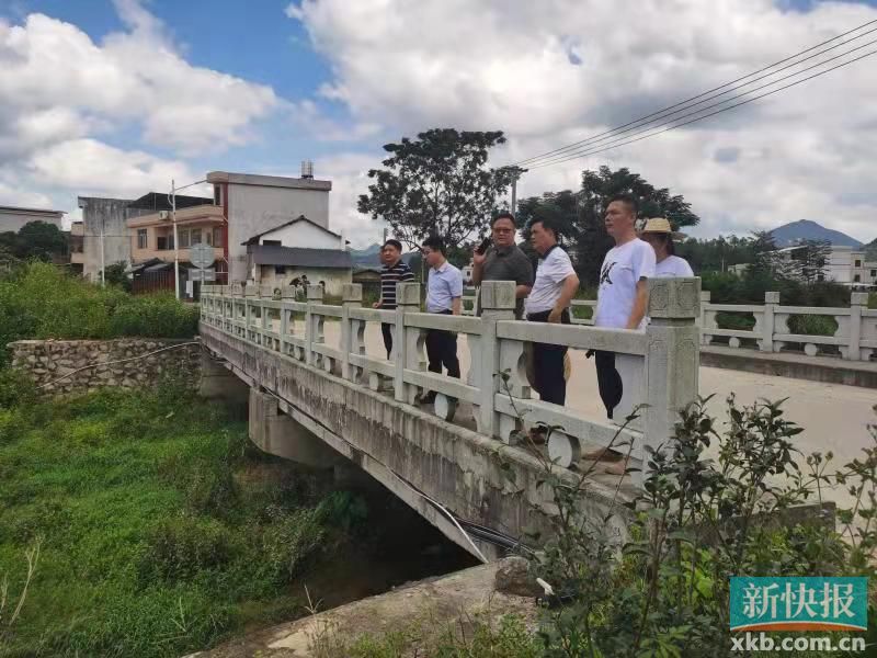 河源市和平县驻优胜镇工作队:调研落实生活污水处理,以点带面推进人居