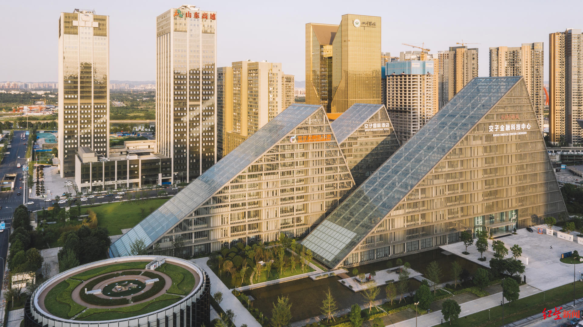 成都交子金融科技中心 赵熠 摄