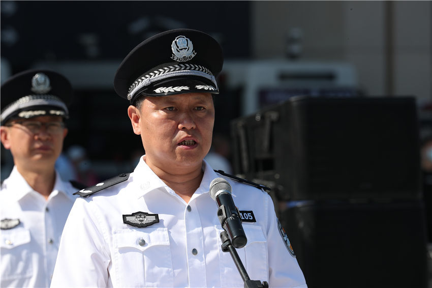 西安公安交警:让党旗飘扬在十四运安保一线