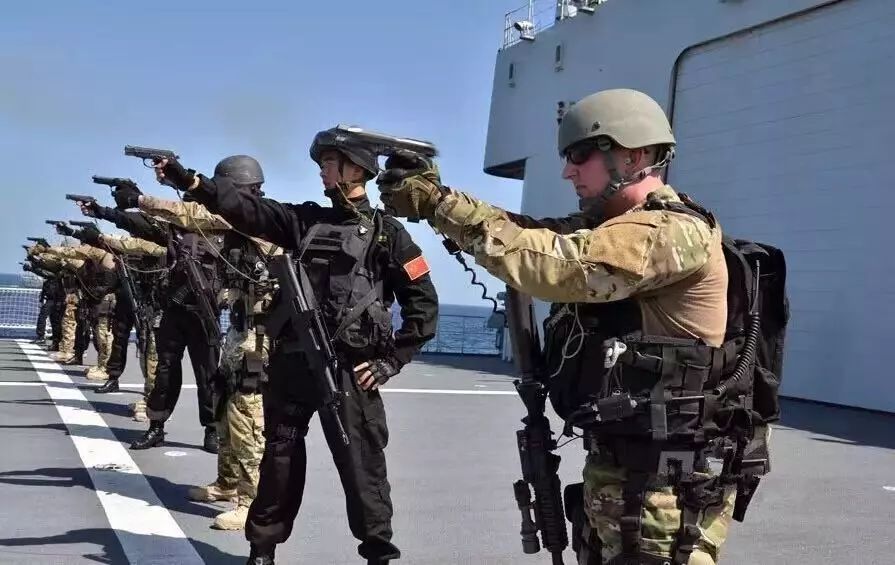 盘点4种手枪射击姿势:最准的还是解放军教材中的这款!