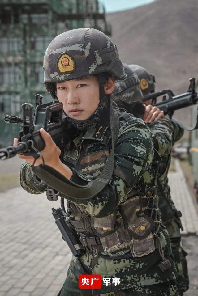 实力圈粉女子特战队员高燃壁纸来了
