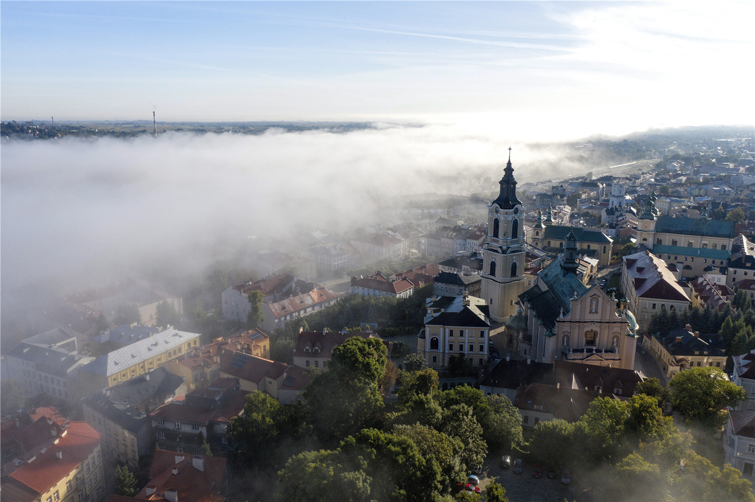 波兰东南部普热梅希尔晨雾迷蒙|波兰|希尔_新浪新闻