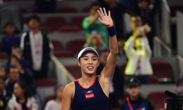 网球女神,获34个冠军,嫁百亿富豪,7年连生4孩子,韵味十足|晏紫|李圣根