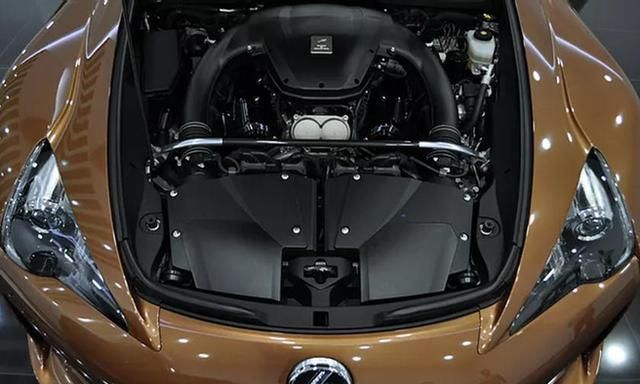 雷克萨斯 lfa保时捷卡雷拉gt最初的构想是采用涡轮增压的平六发动机.