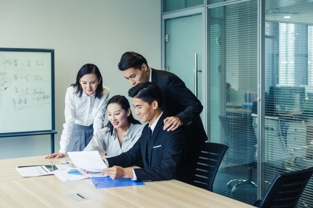 永远不要做一个诚实的女人，过来人都懂一个道理休闲区蓝鸢梦想 - Www.slyday.coM
