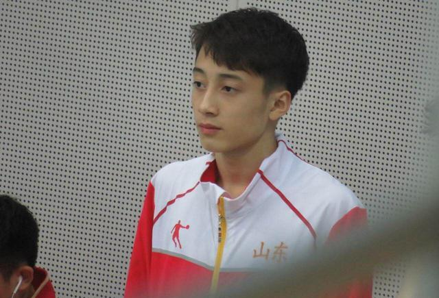 关于3米跳板方面,00后世界冠军练俊杰似乎还要在加把劲,相信不久的