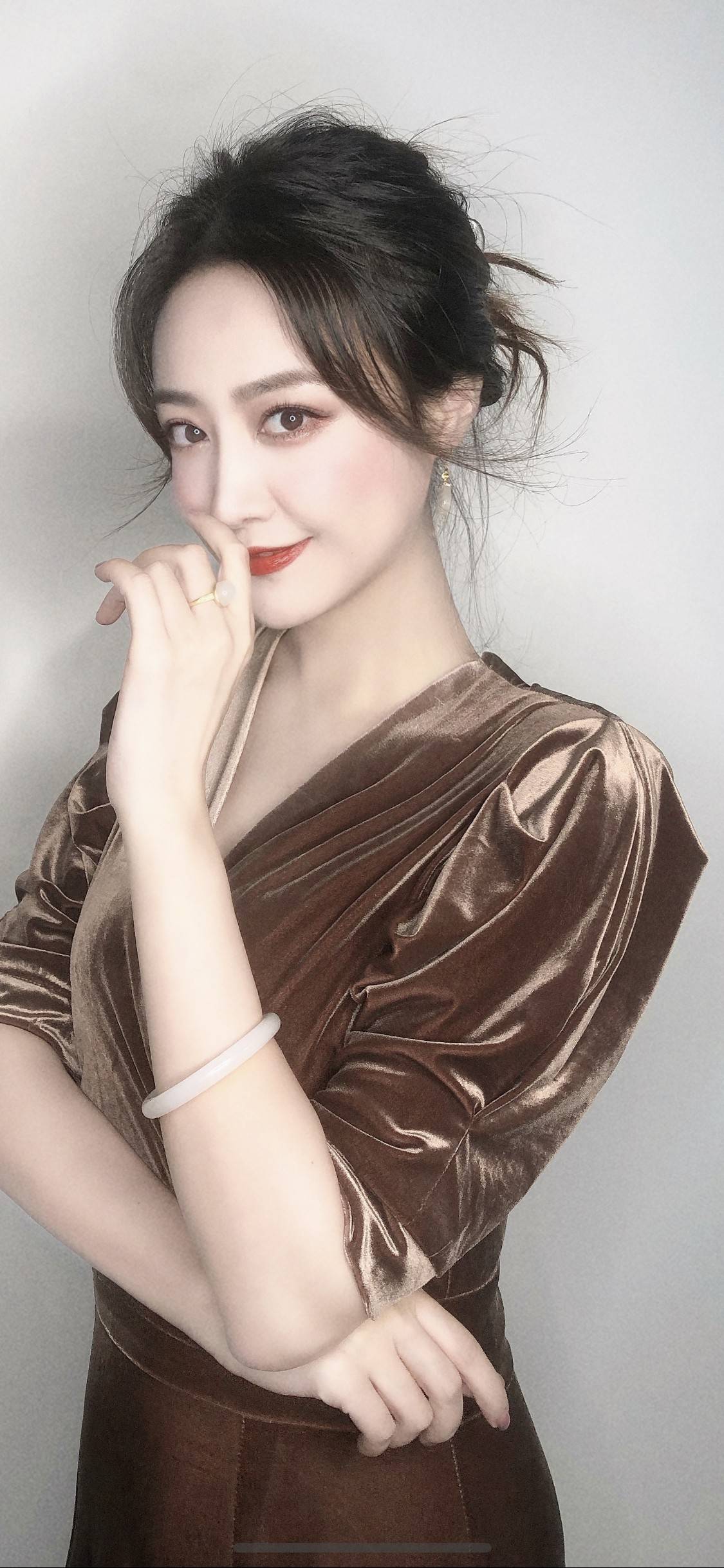 左岩谈女性力量生活中打磨自我如珍珠自带光芒