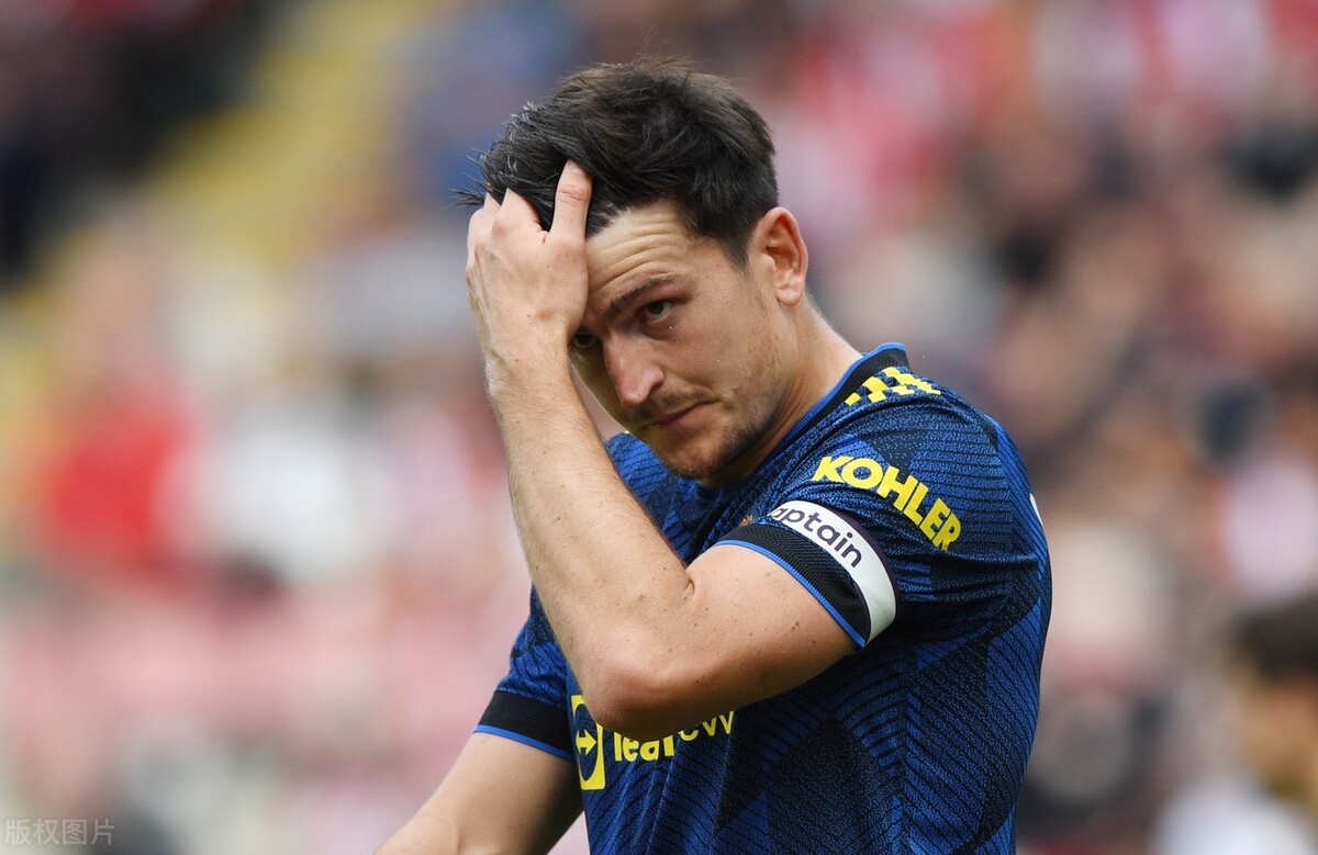 c罗回归首秀遇难题!曼联最大短板遭重创,联赛欧冠双线再遇考验