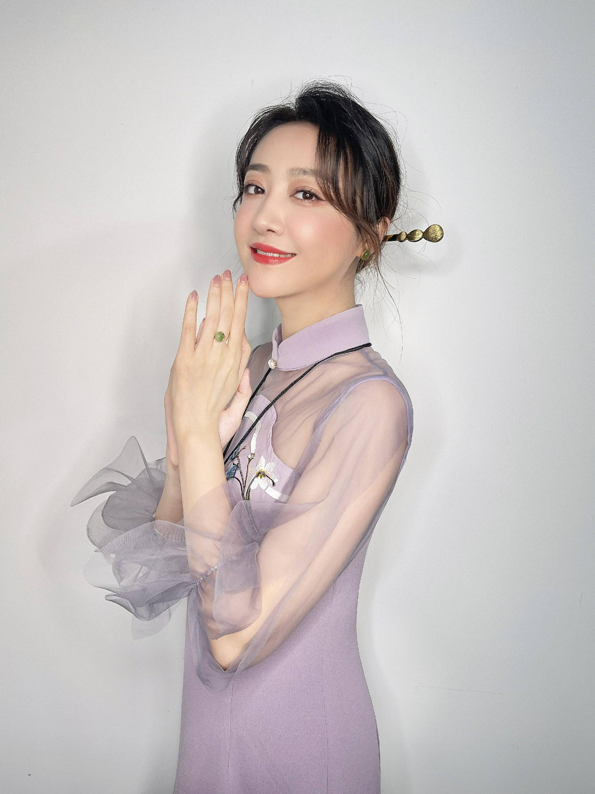 左岩谈女性力量生活中打磨自我如珍珠自带光芒