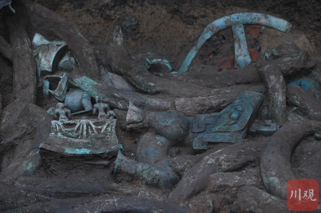 迄今最大青铜神坛！三星堆新祭祀区已提取文物超5000件休闲区蓝鸢梦想 - Www.slyday.coM
