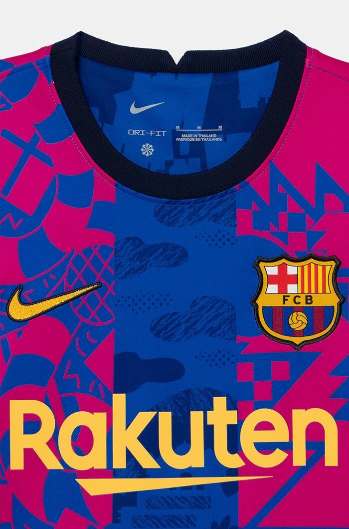 9293巴萨发布新赛季欧冠主场球衣:传统红蓝与街区文化的碰撞_新浪